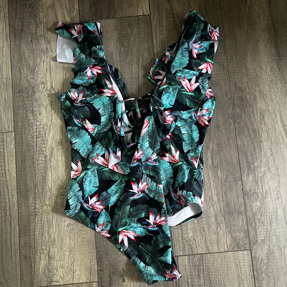 Sporlike Tropical Print One-Piece Swimsuit - Picture 7 of 9